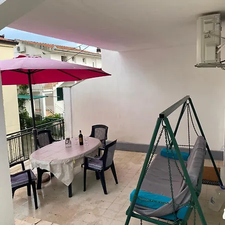 Apartmani Ines Marina Exterior photo